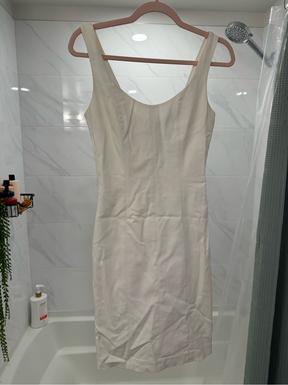 White Club Monaco dress with zipper in the back